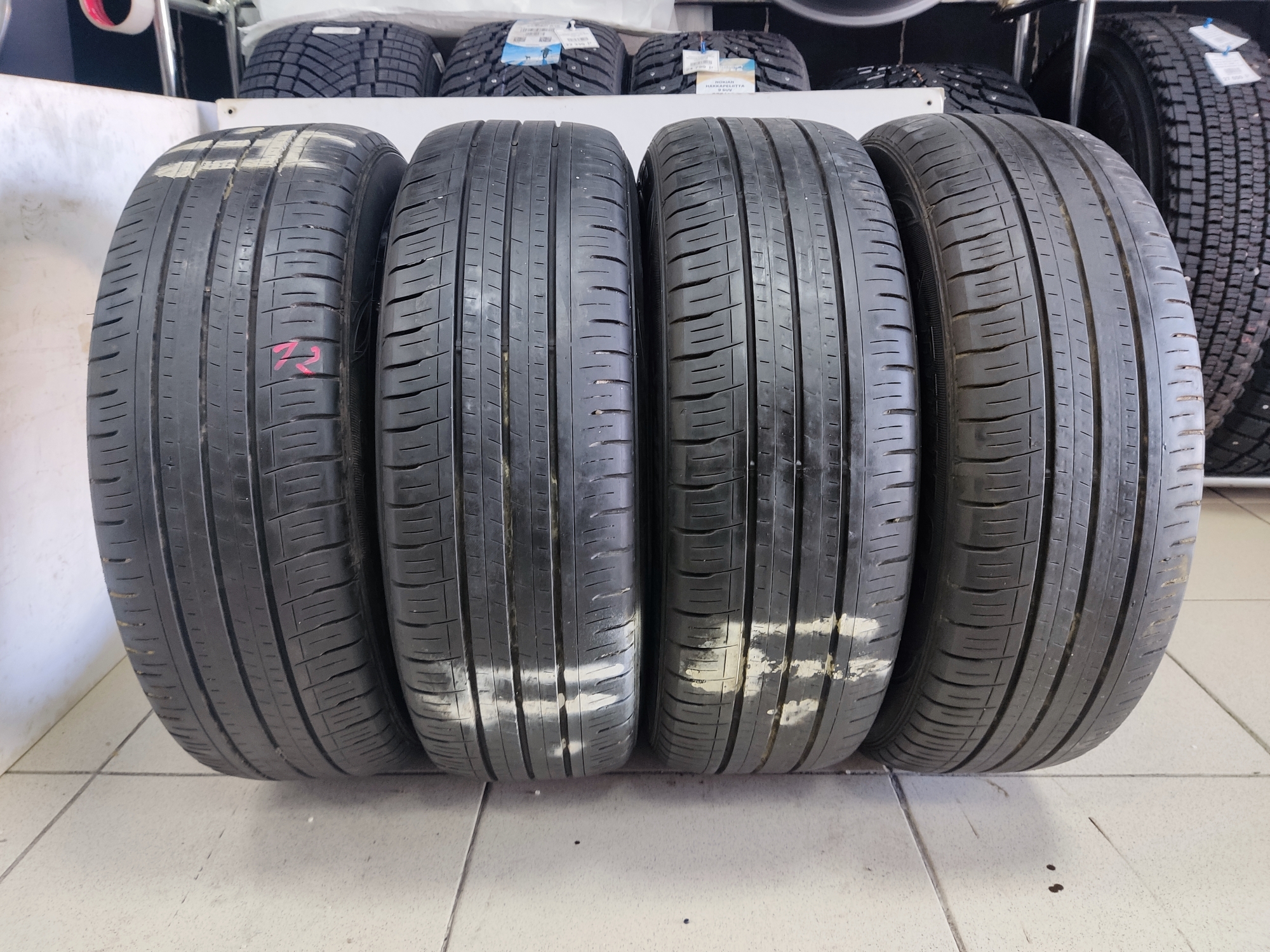 Шины б/у 195/60 R16 DUNLOP enasave ec300+ 89H Износ 20% (5 мм) 2019 г.в.  Индонейзия Комплект 4 шт. 195/60 R16 в Красноярске || Шинный двор